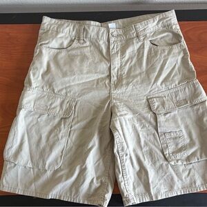 H&M Canvas Cargo Shorts Cream